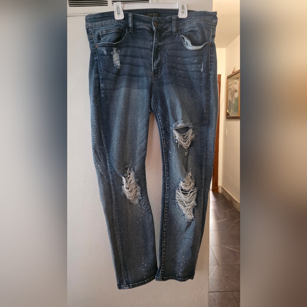 Judy Blue Ripped Boyfriend Jeans in Dark Blue